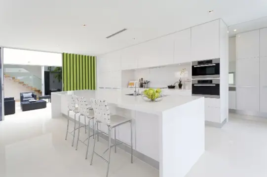 MAATWERK APORTA kunstleer vouwdeuren en wanden