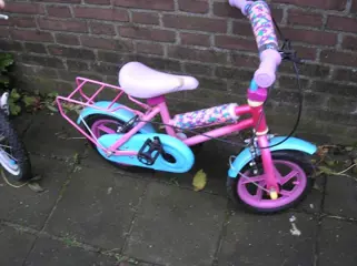 Kinderfietsje met zijwieltjes