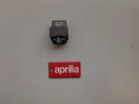 RELAIS Aprilia RSV 1000 2004 - 2005 / 2006 - 2008