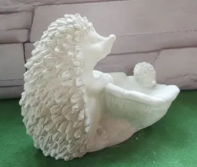 Egels met water bakje