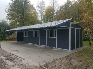 Paardenstallen buitenstallen kunststof