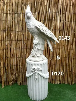 Kaketoe met zuil. nr 0143 & 0120.