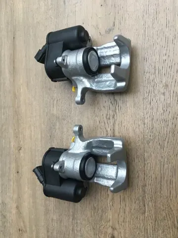 2 X Remklauw VW Passat 3C achteras af 2005 tot 2011