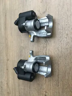 2 X Remklauw VW Passat 3C achteras af 2005 tot 2011