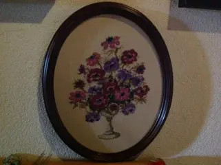 Schilderij , geborduurd - afm: 40 x32