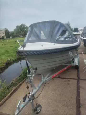 Nieuwe Excellent 4.70m Sloepen in Ter Aar