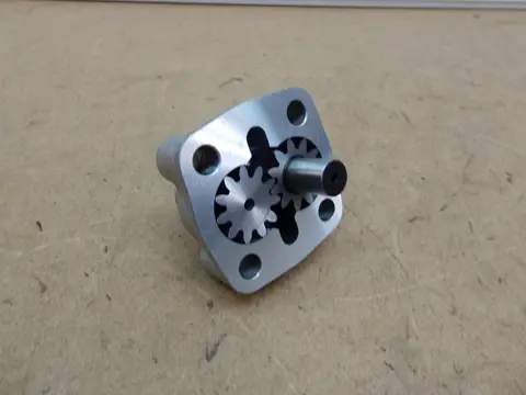 OLIEPOMP Moto Guzzi V7 700 1967 - 1971