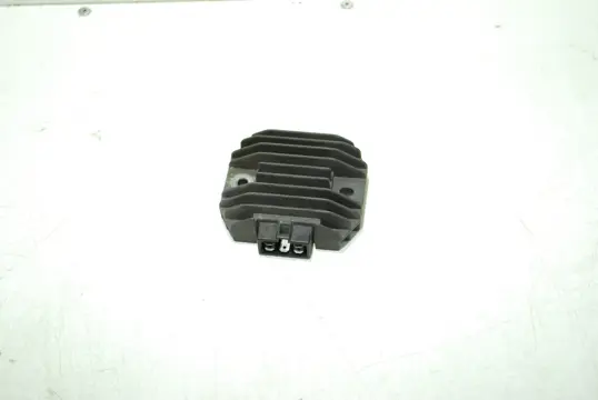 SPANNINGSREGELAAR Yamaha YZF R1 1998 - 1999