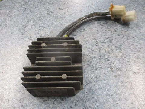 SPANNINGSREGELAAR Honda CB 450 1984 - 1988
