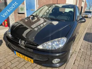 Peugeot 206 ; 1.4 5DRS NETTE 206 AIRCO&NAP LAGE KM