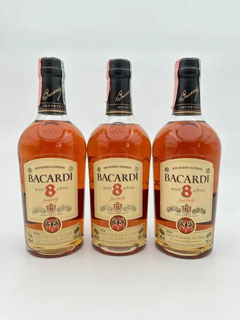 Bacardi 8 years old - RonReserva superior - b. Jaren 2000 -