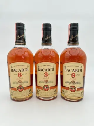 Bacardi 8 years old - RonReserva superior - b. Jaren 2000 -