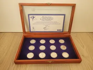 Real Madrid - Archiefkast + complete collectie zilveren