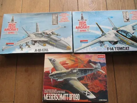 Monogram, Academy - Vliegtuigen/Helicopter A-18 Attack
