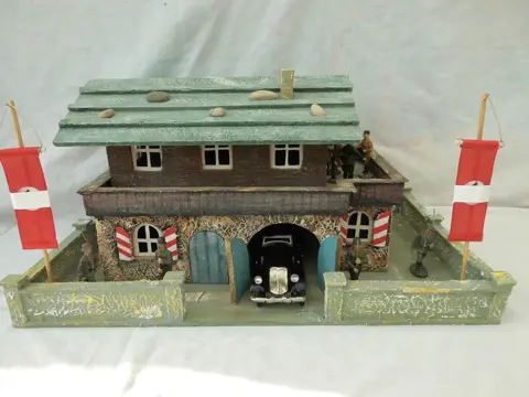 Hausser, Lineol, Elastolin - Vintage - Poppenhuis Het