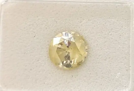 Diamant - 0.95 ct - Rond - Light Yellow - P2, No Reserve