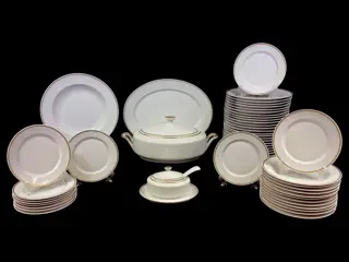 Hutschenreuther - Tafelservies voor 12 (53) - Goud