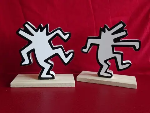 Vilac - Bookends Keith Haring Dancing Dogs Bookends Limited