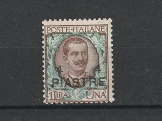 Levant (Italiaanse postkantoren van 1874 tot 1923) 1908 - Levant 1908 4 pi on 1 lira, mint hinged MH with heavily shifted overprint to the top - Sassone numero 18ca