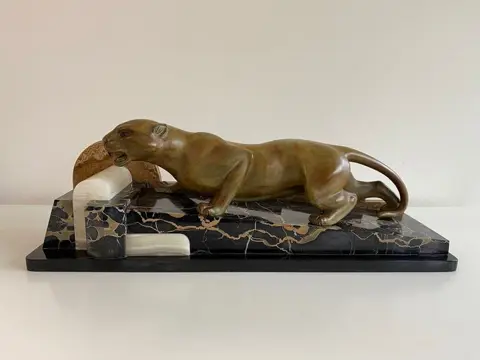 Guy Dèbe - Groot Art Deco beeld van sluipende panter