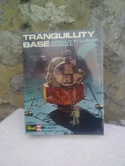 Revell - Space - Modelkit Tranquillity Base Apollo 11 Lunar