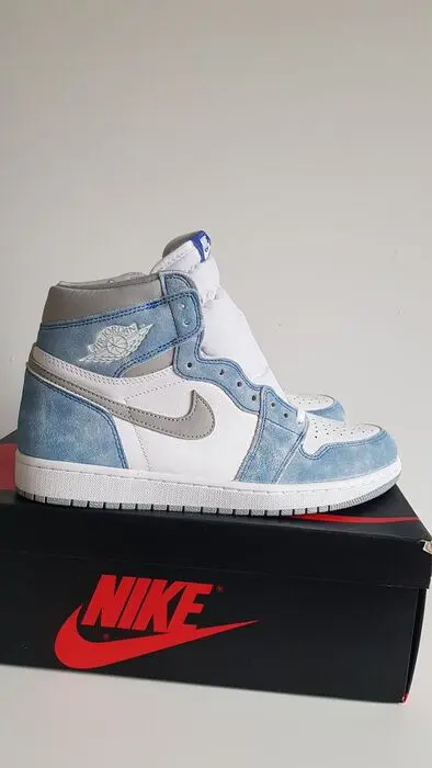 Nike - Air Jordan 1 Retro High OG - Hyper Royal/White