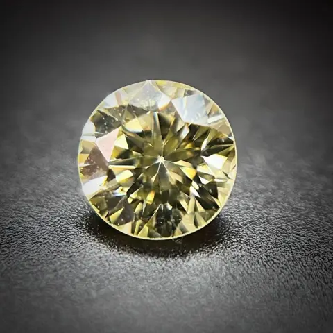 1 pcs Diamant - 0.33 ct - Rond - fancy light yellow - SI1