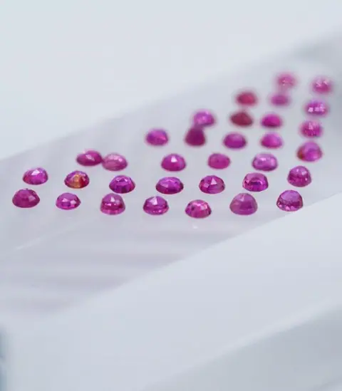 33 pcs Roze tot rood Ruby, geen reserve - 3.08 ct