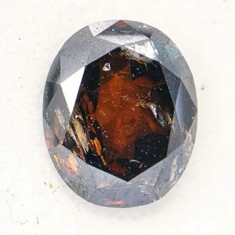 1 pcs Diamant - 1.33 ct - Ovaal - Natural Fancy Deep Orange