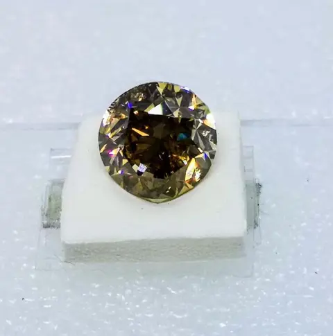 1 pcs Diamant - 5.35 ct - Briljant - fancy yellowish brown