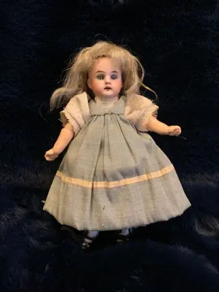 Oud Duits popje , 19 cm Bisque hoofd , gemerkt : 355 dep