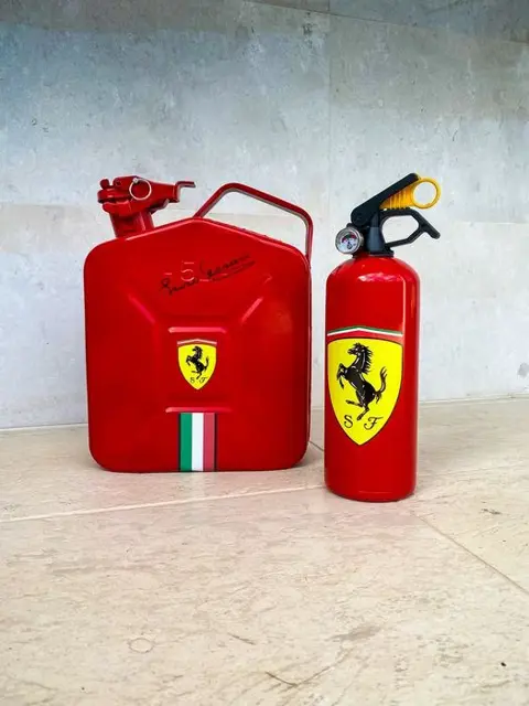Decoratief object - Ferrari themed Jerrycan &amp; Fire