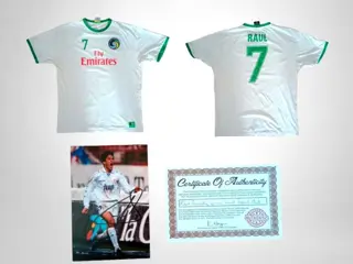 Real madrid &amp; New York Cosmos - Fútbol - Raúl Gonzalez