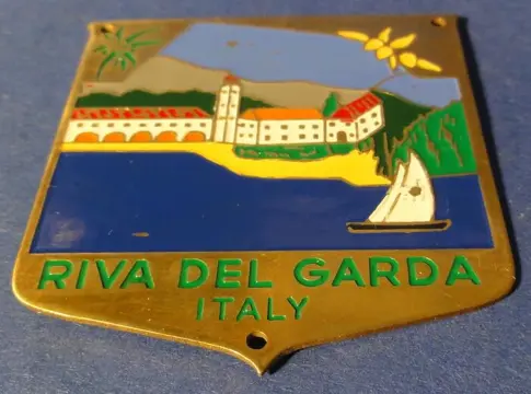 Embleem/mascotte/kenteken - Italy Riva Del Garda Old Car