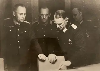 Foto Scherl C.N.F. - Feldmarschall Rommel an der
