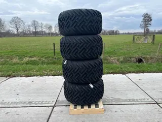 BKT 31x15.5-15 Tracmaster banden