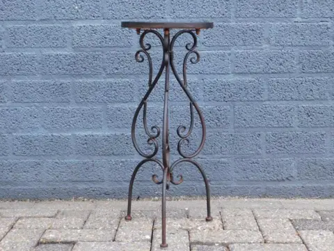 Bijzettafel ,franse stijl