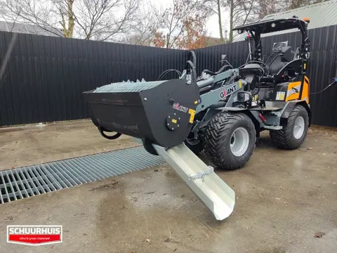 Betonmixbak betonmixer met zijuitloop