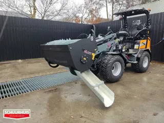 Betonmixbak betonmixer met zijuitloop