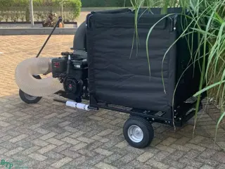 BTP Bladzuiger Jansen LS-700, trekdissel, loofzuiger op kar