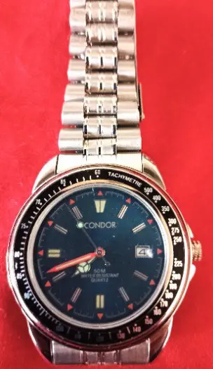 TWEE NOG NIEUWE CONDOR HORLOGES.