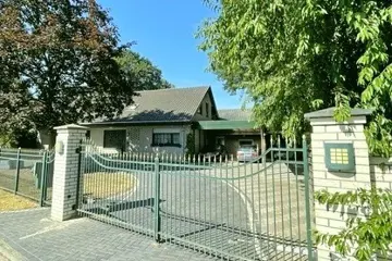 Ruime vrijstaande woning in bosrijke omgeving