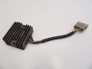SPANNINGSREGELAAR Yamaha XJ 650 1980 - 1984