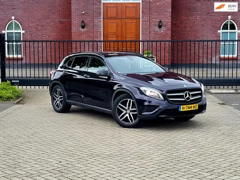 Mercedes-Benz GLA-klasse 200 Edition 1 / Stoelverwarming / Achteruitrijcamera / Airco