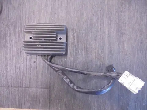 SPANNINGSREGELAAR Moto Guzzi V85 TT 2019 - 2021