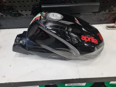 TANK Aprilia RSV 1000 2004 - 2010 / 2004 - 2005 / 2006 -
