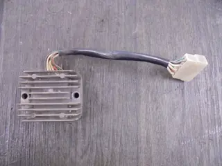 SPANNINGSREGELAAR Yamaha XS 400 1976 - 1981