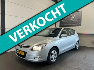 Hyundai I30 1.6i i-Motion Business Parkeersesnoren, Airco, Elektrische Ramen, NAP