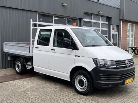 Volkswagen Transporter 2.0 TDI L2H1 DC 102pk Pick-up Trekhaak Airco Camera Cruise controle Navigatie