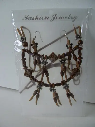 KETTING MET OORBELLEN KRALEN BRUIN (5) NIEUW